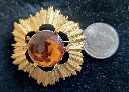 Topaz Beveled Cut Crystal pin - Picture 2 of 4