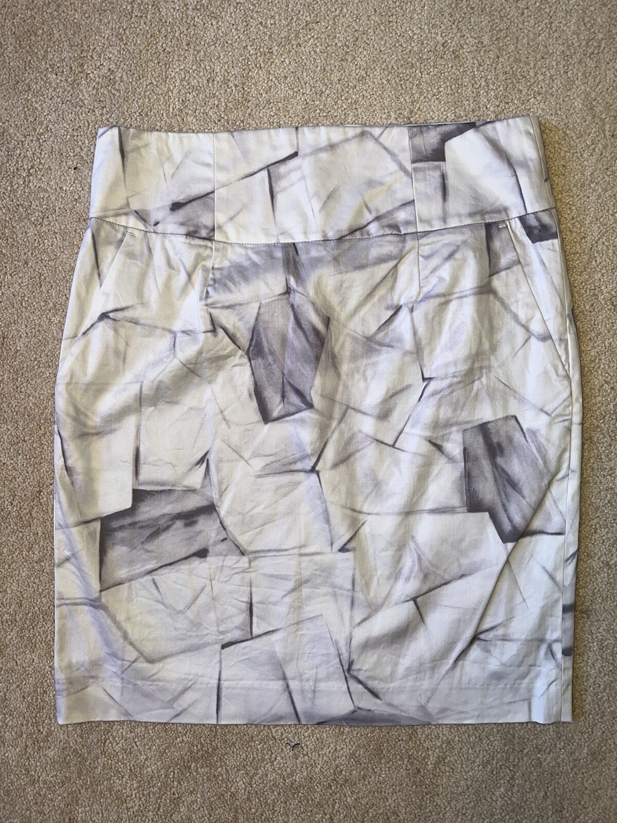 Adrienne Vittadini Gray Knee-Length Pencil Skirt Size 6