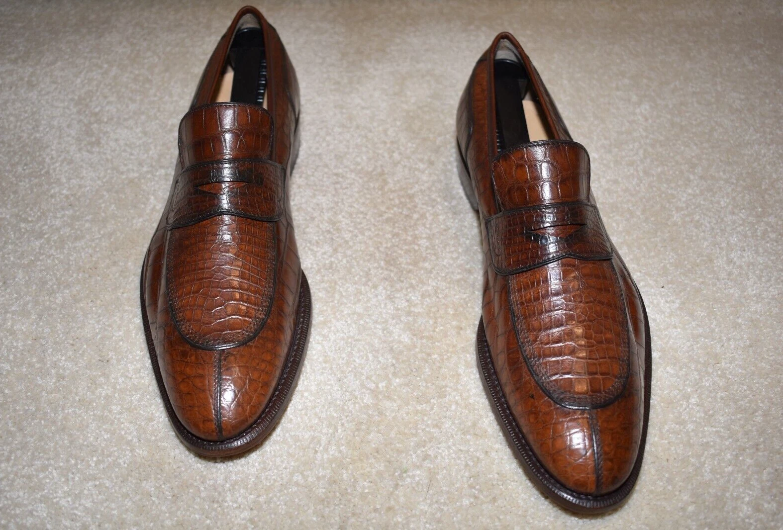 Ferragamo — GORGEOUS SALVATORE FERRAGAMO LAVORAZIONE "GENUINE CROCODILE" LOAFERS 8.5 E $2795
