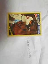 1987 Topps Marty Barrett SIGNED BASEBALL CARD 2