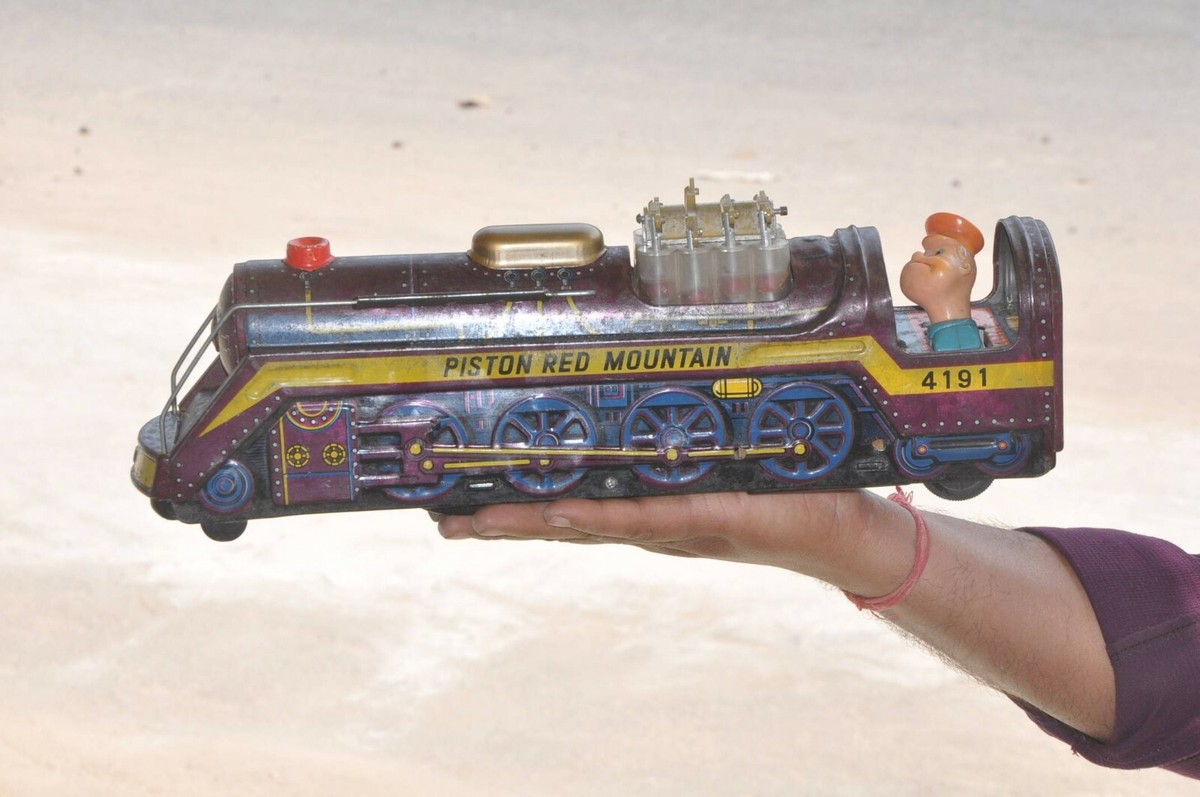 Vintage Battery Piston Red Mountain 4191 MT Trademark Litho Train