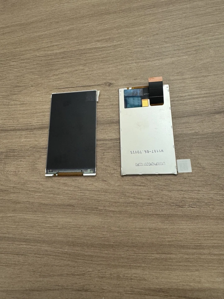 LG Exalt / VN220 (Silver Flip) LCD Replacement part. Brand New-Tested & working. - Image 2 of 3