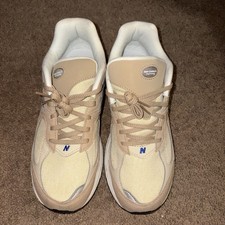 New Balance Men's Low Top Lace Up Athletic Sneakers Beige/Cream/Black Solid