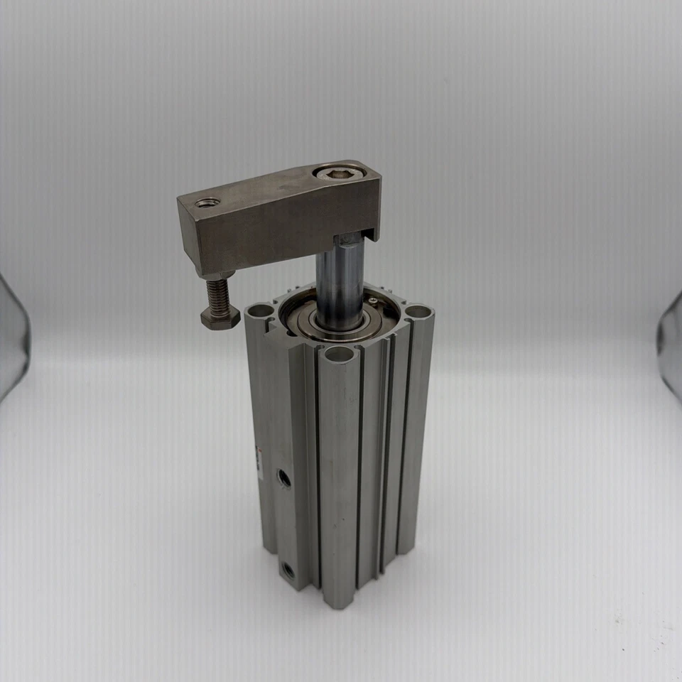 Número de pieza del cilindro de abrazadera giratoria SMC mk2tg63tn-20rn -9M9NWV Foto 2 de 4