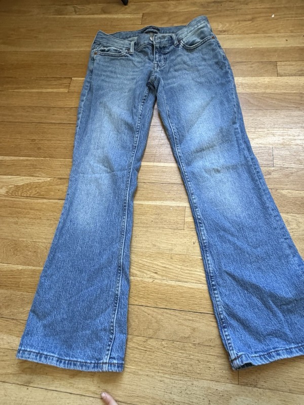 Aéropostale Women's Blue Light Wash Low Rise Flare Jeans Stretch 5-Pocket 4S