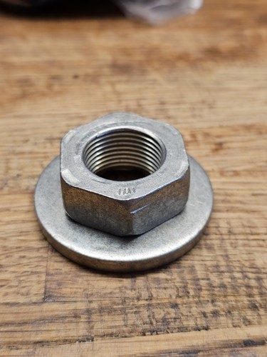 Genuine Ford Fiesta MK5 MK6 Rear Hub Retaining Wheel Nut 1949319 - Picture 4 of 8