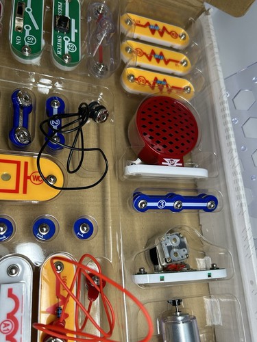 Snap Circuits Classic SC-300 Electronics Exploration Kit Elenco - Picture 13 of 23
