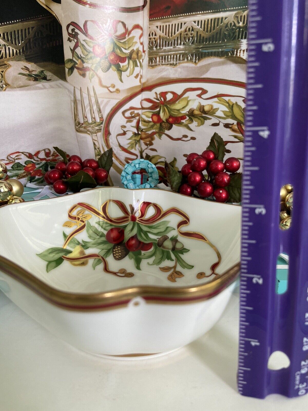 Tiffany&Co Tiffany Holiday Garland Bowl Nut Dish Gold Trim Berries 5 1/8”Square