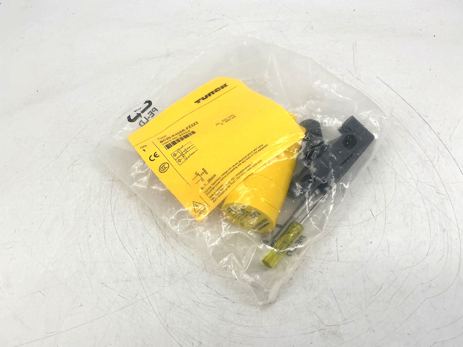 New Turck BC20-K40SR-FZ3X2 Capacitive Prox Sensor Sn=20mm 20-250VAC 23103