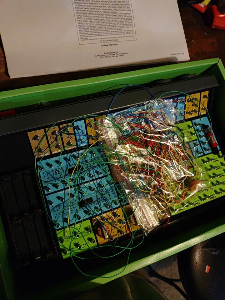 Vintage Science Fair 200 In One Electronic Project Lab Used Good Condition - Image 4 of 4