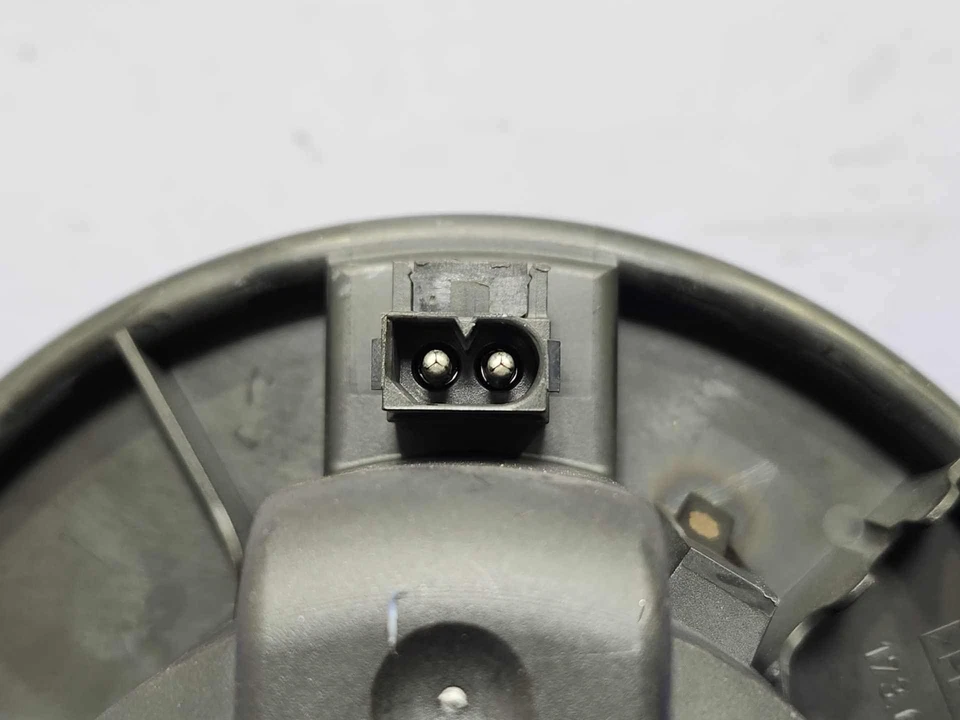 Оригинальный двигатель вентилятора переменного тока для обогревателя BMW Z4 2003-2008 годов выпуска 64116927598 - Изображение 4 из 4