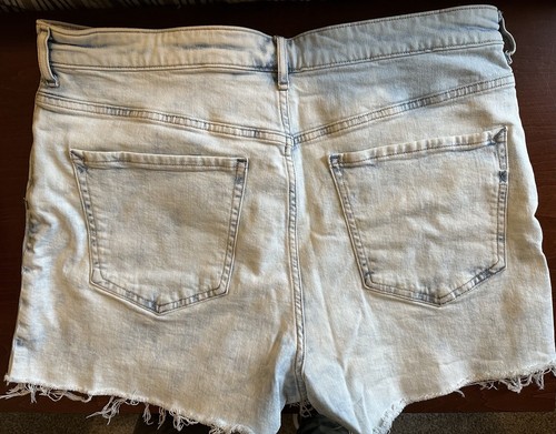 Womens H&M High Waist Denim Blue Jean Short Light Wash Size 14 - Picture 2 of 4