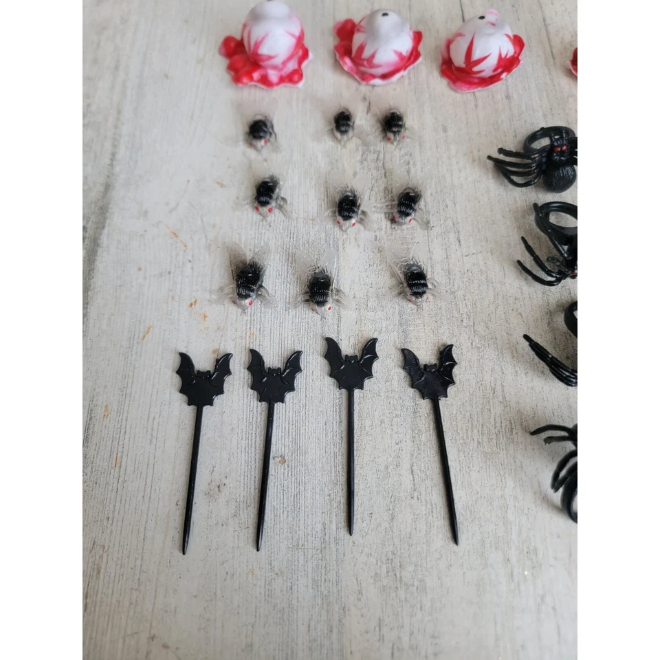 Anel de aranha de Halloween mosca globo ocular morcego palito de dente acessórios de festa - Imagem 2 de 4