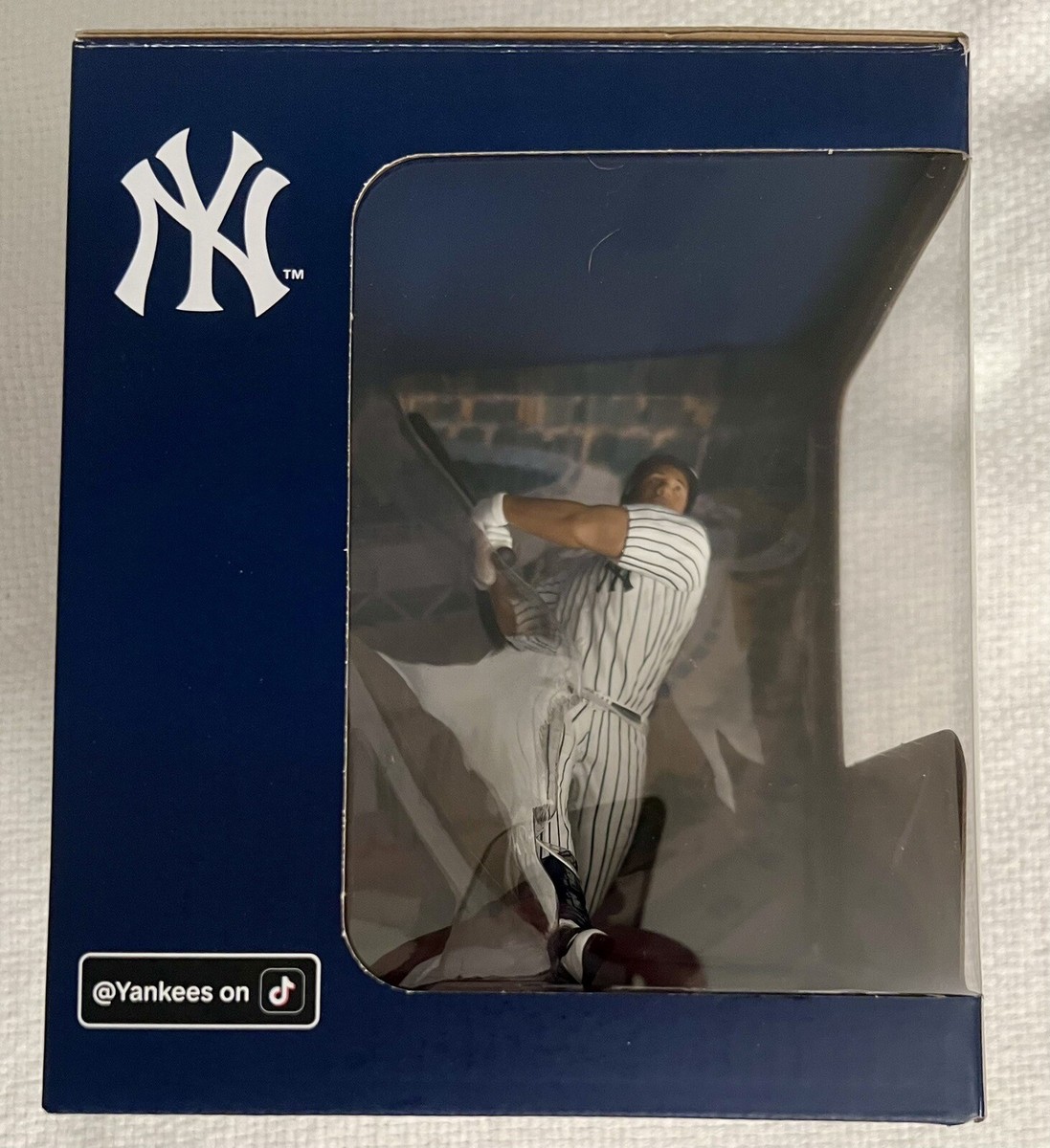 NY YANKEES JUAN SOTO STATUE MGCT COLLECTIBLE FIGURINE TOY