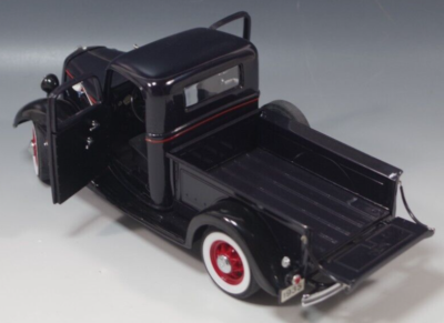 【レア絶版】DANBURY MINT社 1935 FORD PICKUP1:24 PhillyMint-Danbury Mint 1935 Ford Rod & Custom Pickup 1:24 model