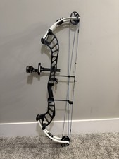 HOYT ALTUS 38 SVX Competition Bow