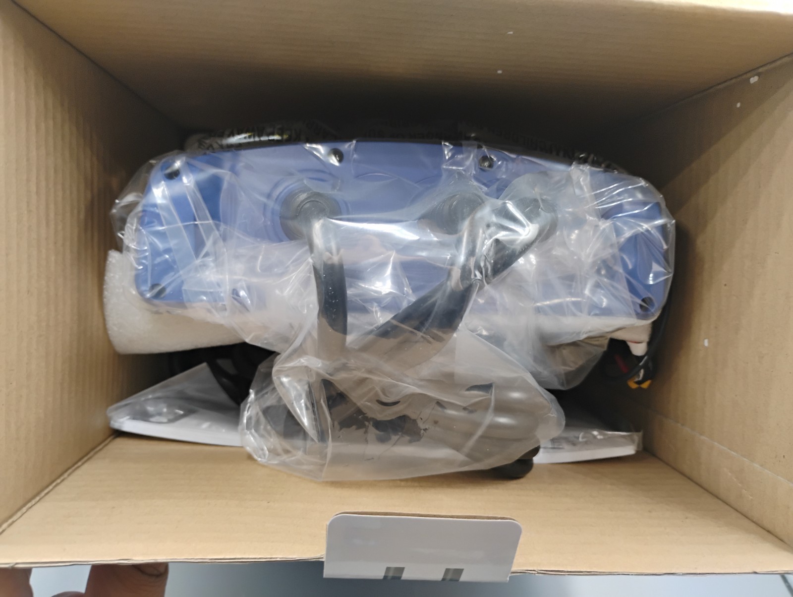 GUEST CHARGEPRO 4/4 8Amp Dual BAnk Marine Battery Charger New Open Box