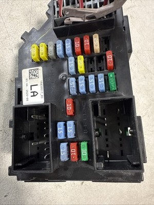 2007-2013 Cadillac Escalade Cabin Fuse Junction Box OEM 15839517