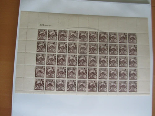 BELLE DEMIE-FEUILLE DE TIMBRES DE TUNISIE N° 264 + CD