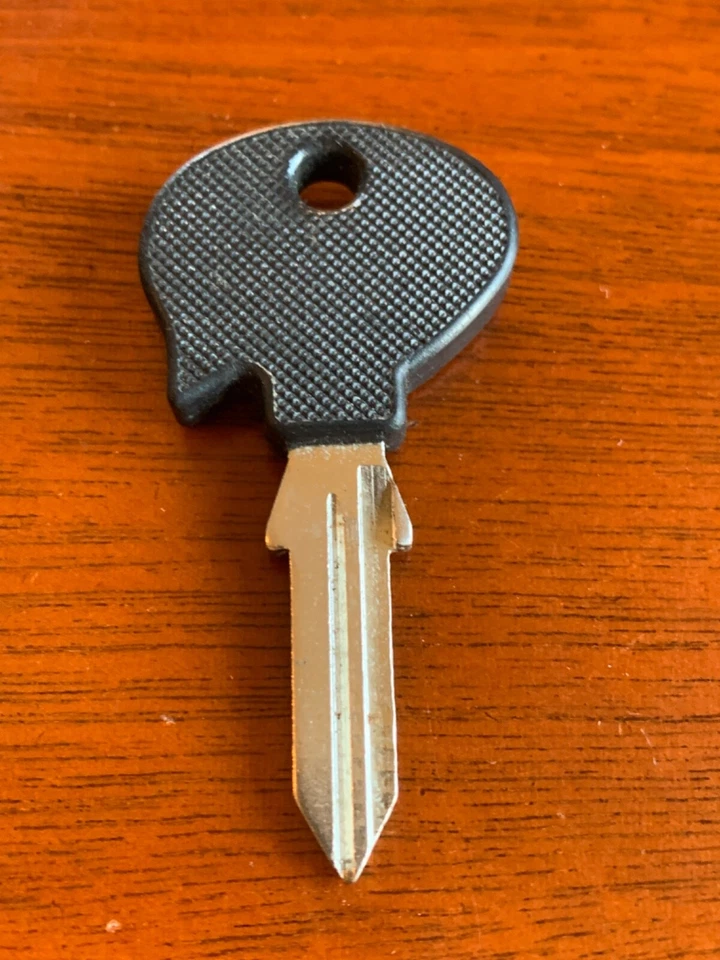 Llave de encendido Ferrari NOS VINTAGE. Mondial, 348, F355, 360, 456, 550, 575, 512TR Foto 2 de 3