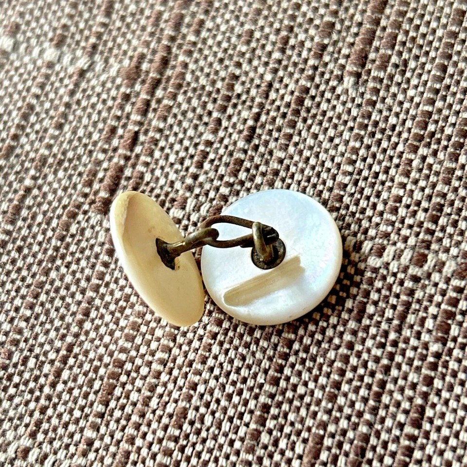 Gemelos de doble cara vintage - círculos concéntricos blancos madreperla Foto 4 de 4