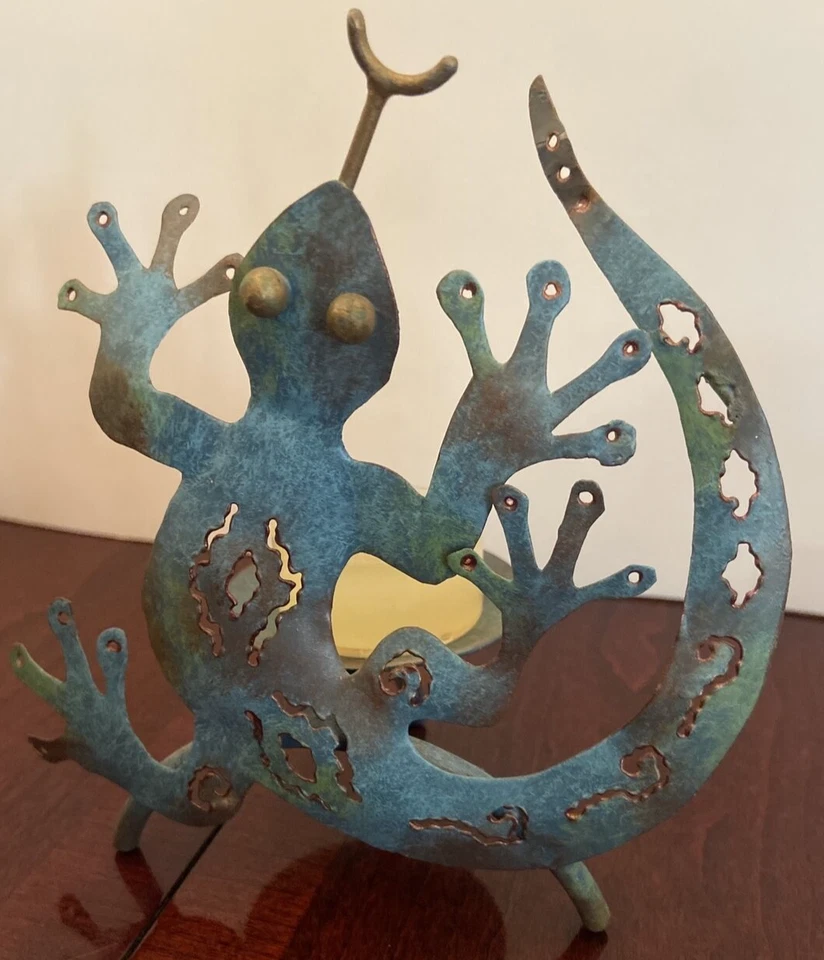 Candelabro Lagarto Gecko Metal Turquesa Azteca 5 3/8" T x 4.75" W Foto 4 de 4