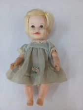 Vintage 1964 Deluxe Reading Corp Suzy Cute Doll In Original Dress - GREEN EYES