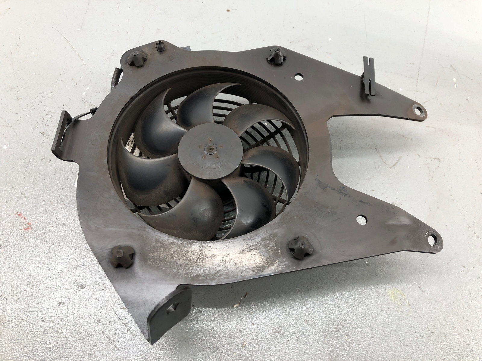 2014-2019 BMW I8 REAR TRUNK MOUNTED ELECTRIC COOLING FAN MOTOR 17427639680 OEM