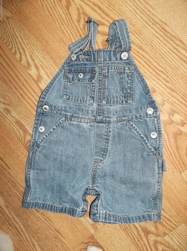 Levi bibbed overall shorts size 18 