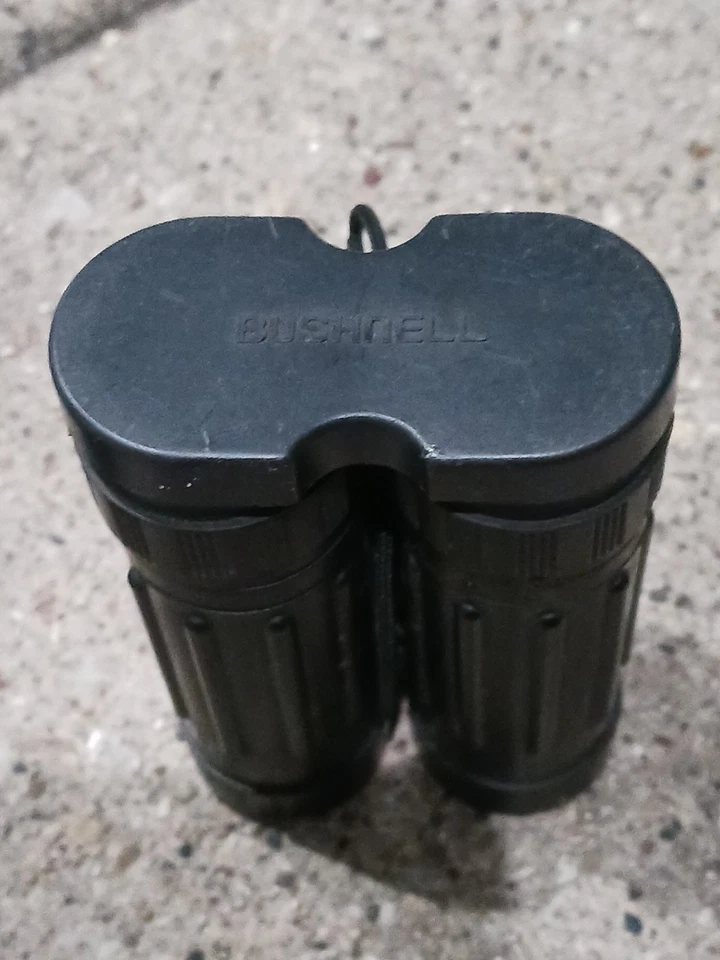 Vintage Bushnell Ensign Binoculars Wide Angle 10x25 Field 6.5 Deg. w/ Camo Case - Image 3 of 4