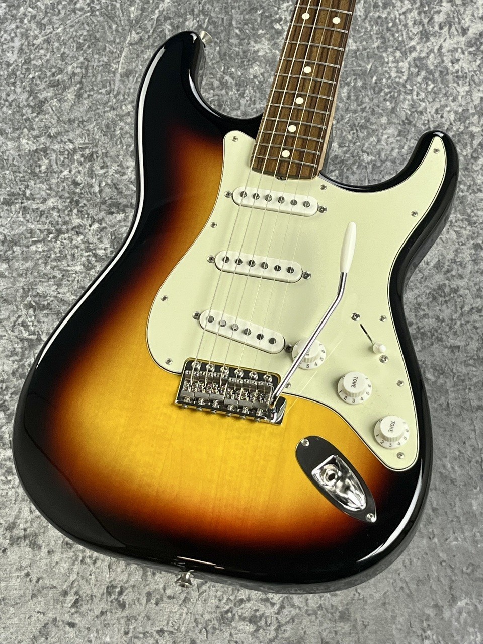 Fender Made in Japan Traditional Ⅱ 60's Stratocaster -3 Tone Sunburst- o15130