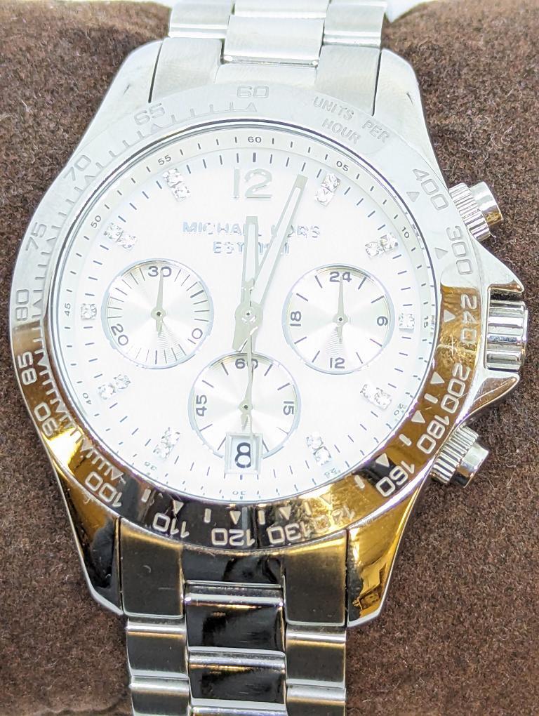 Michael Kors MK5530 Women's Layton Chronograph Date Silver Michael Kors MK5530 Women's Layton Chronograph Date Silver