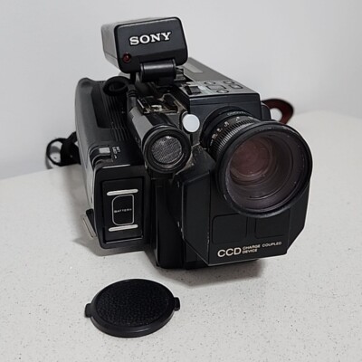 SONY CCD-V30E HANDYCAM VIDEO CAMERA RECORDER DC 6V No.204262 Made