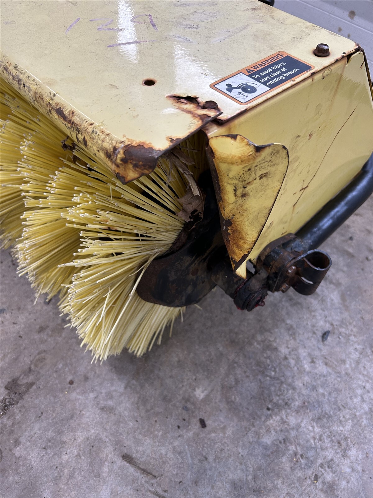 JOHN DEERE 52 BROOM FOR QUICK HITCH HOOKUP X475 X485X495 X575 X585 X595