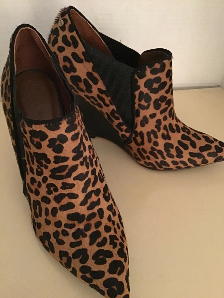 Botas wedge femininas Rachel Roy estampa animal Alexx EUA 6,5 Euro 37 - Imagem 3 de 4