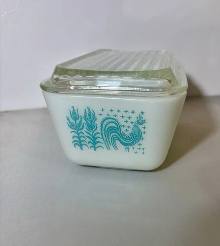 Pyrex 502 Turquoise Amish Butterprint Rooster Refrigerator Dish /Lid 1.50 Pint