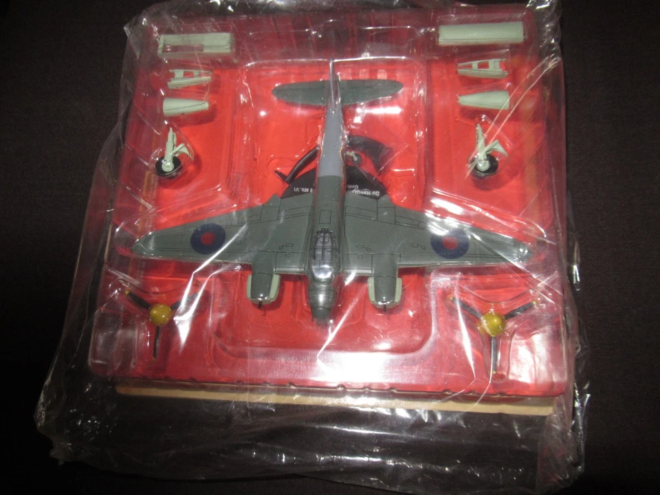 Avion De Havilland Mosquito FB Mk.VI NE + A United Kingdom Altaya 1/72 - Photo 2/4