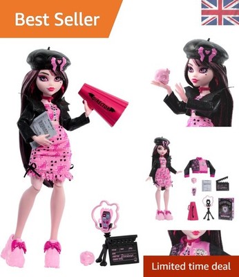 Draculaura Puppenset mit College-Jacke, Jahrbuch & Filmrequisiten - Fearbook-Thema