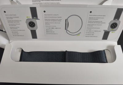 Apple Watch Series 10 GPS Nylonarmband Schwarz 46 mm Jet Black MWWR3QF/A
