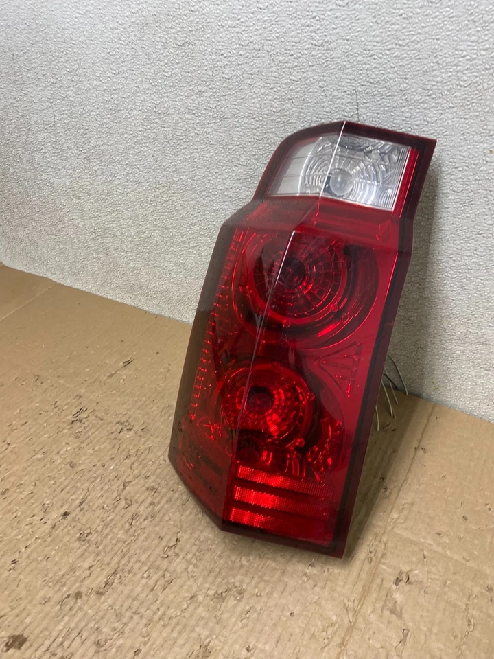 Luz trasera izquierda del lado del conductor Jeep Commander 2006 a 2010 OEM T7947 DW Foto 2 de 4