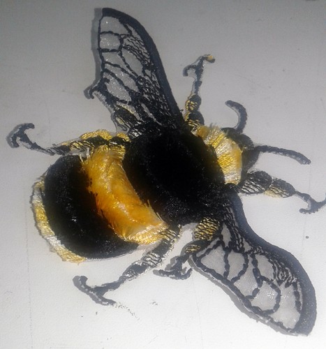 Bumblebee Velvet Handmade Handmade Embroidered Patch - Picture 6 of 7