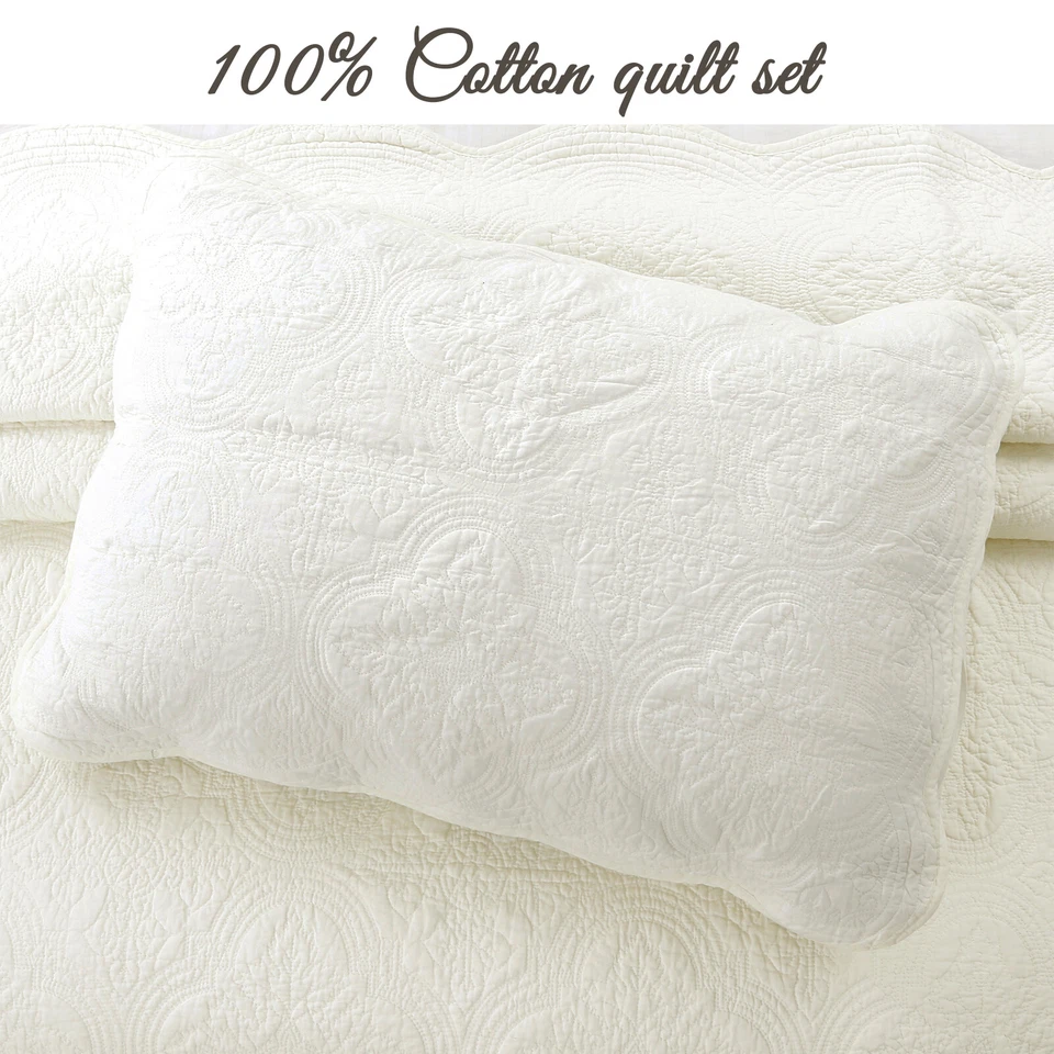 Ivory Matelasse Medallion Scalloped Reversible Cotton Quilt Set Coverlet - Image 2 of 4
