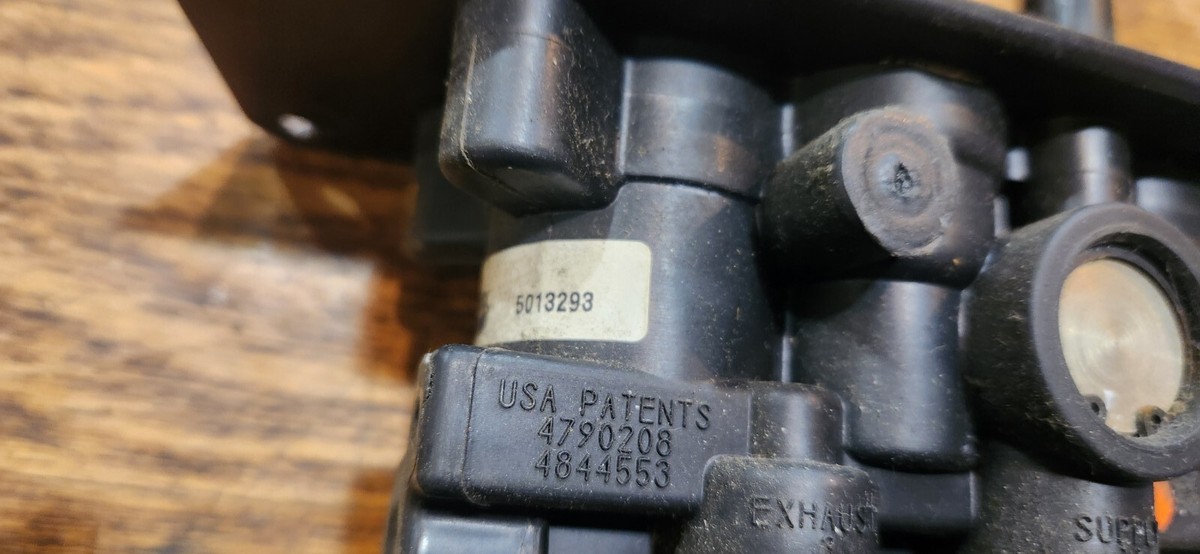 Bendix Air Brake Valve 4790208/ 4844553/ 5013293 | eBay 