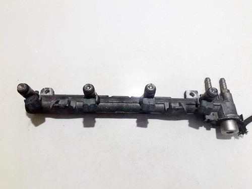 Volkswagen Golf 2000 Fuel injector rail (injectors)(Fuel distribut #673105-85