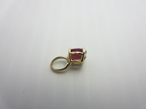 Colgante Solitaire De Rubí De 0.62 Ct En Oro Amarillo De 14K Pequeño - Imagen 5 de 11