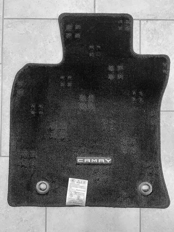 Juego de 5 alfombrillas/alfombras originales Toyota Camry OEM (2018-2024), negras, nuevas Foto 2 de 4