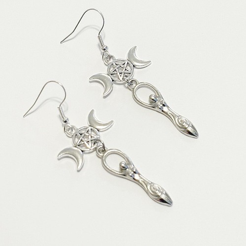 TRIPLE MOON GODDESS Antique Silver Dangle Earrings. - Picture 7 of 8