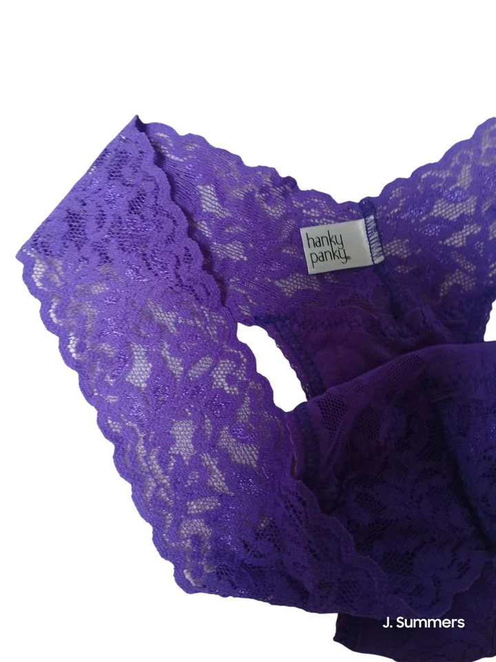 HANKY PANKY LACE ORIGINAL RISE THONGS , ONE SIZE - Image 4 of 4