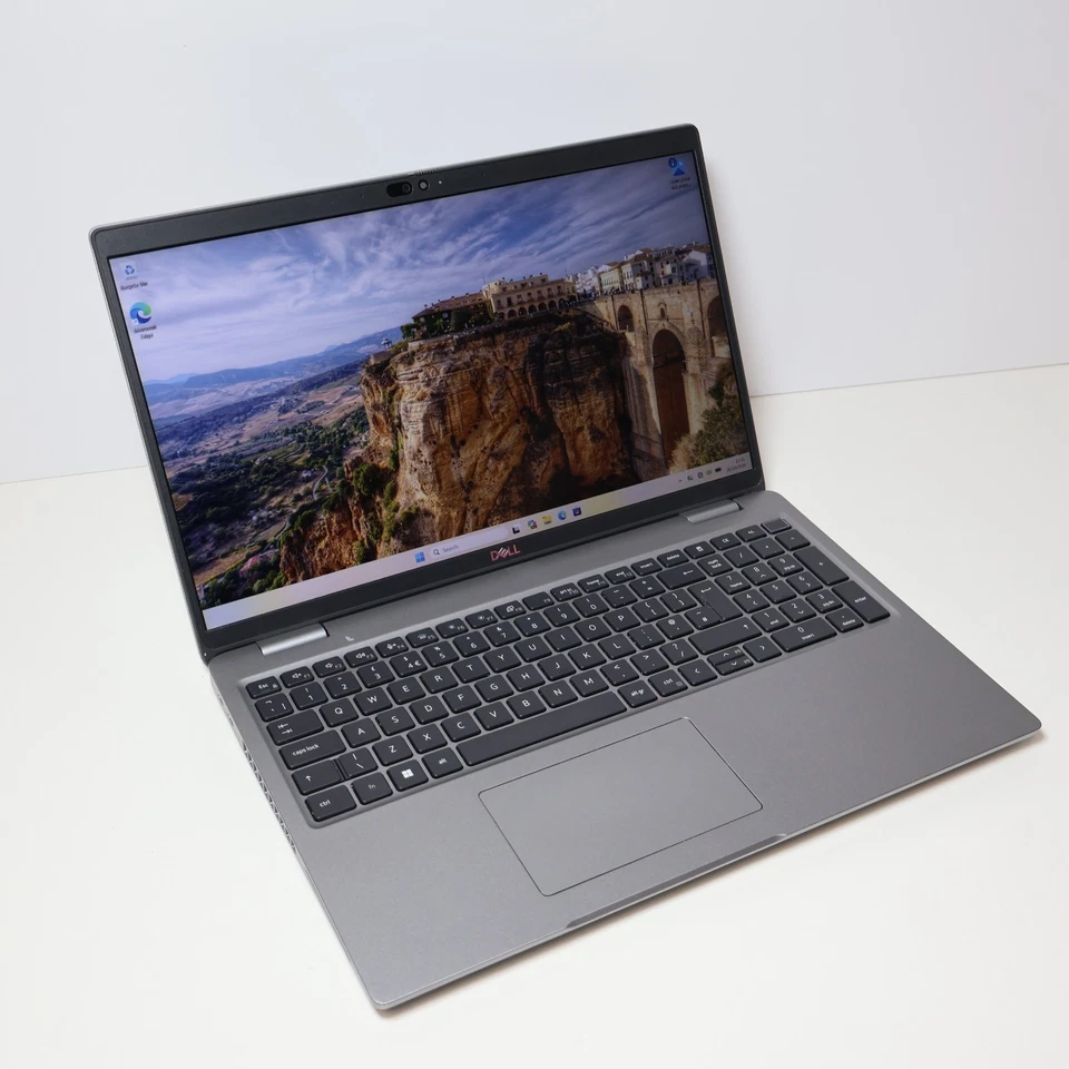 Dell Latitude 5540 · i5-1335U · 16GB · 256GB, photo 1 of 5