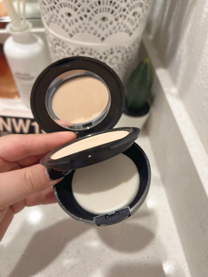 Base MAC Studio Fix Powder Plus - NW18, 0,52 oz nueva en caja Foto 4 de 4